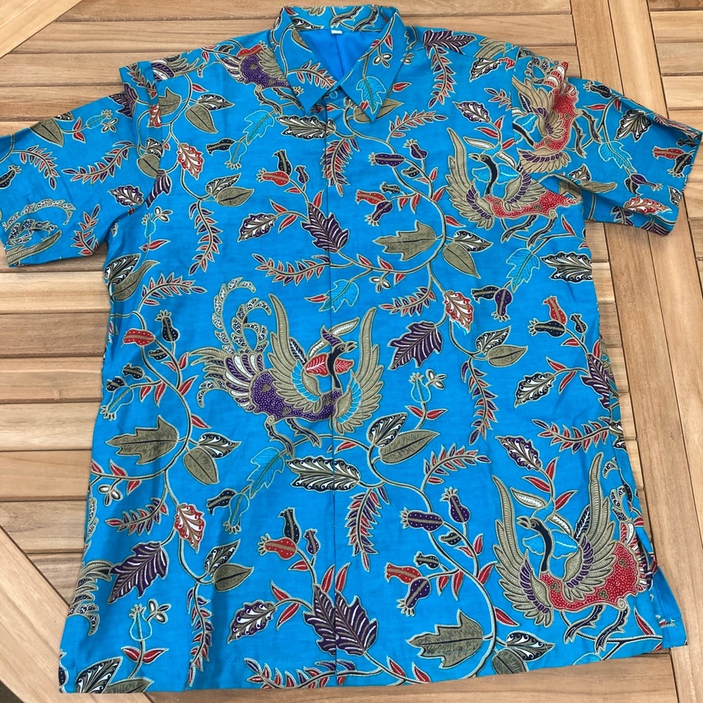 Men’s Batik Shirt size Medium